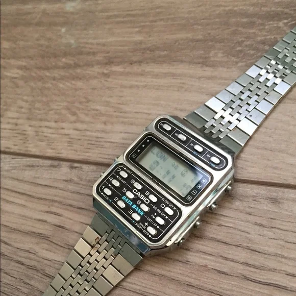 【希少】CASIO CD-401 データバンク ヴィンテージ計算機付腕時計 希少】CASIO CD-401 データバンク ヴィンテージ計算機付腕時計